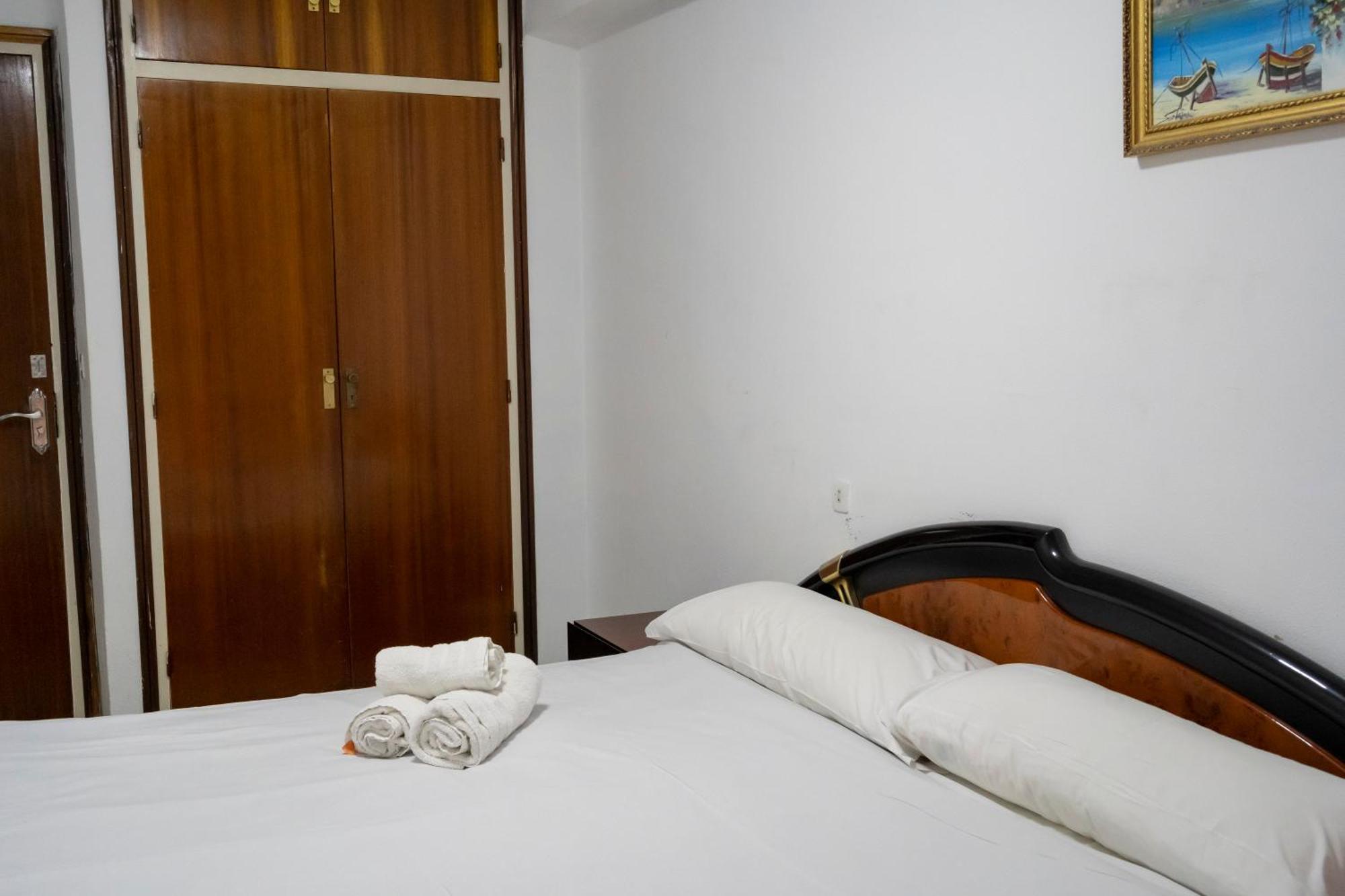Habitacion Doble En La Victoria Малага Екстериор снимка